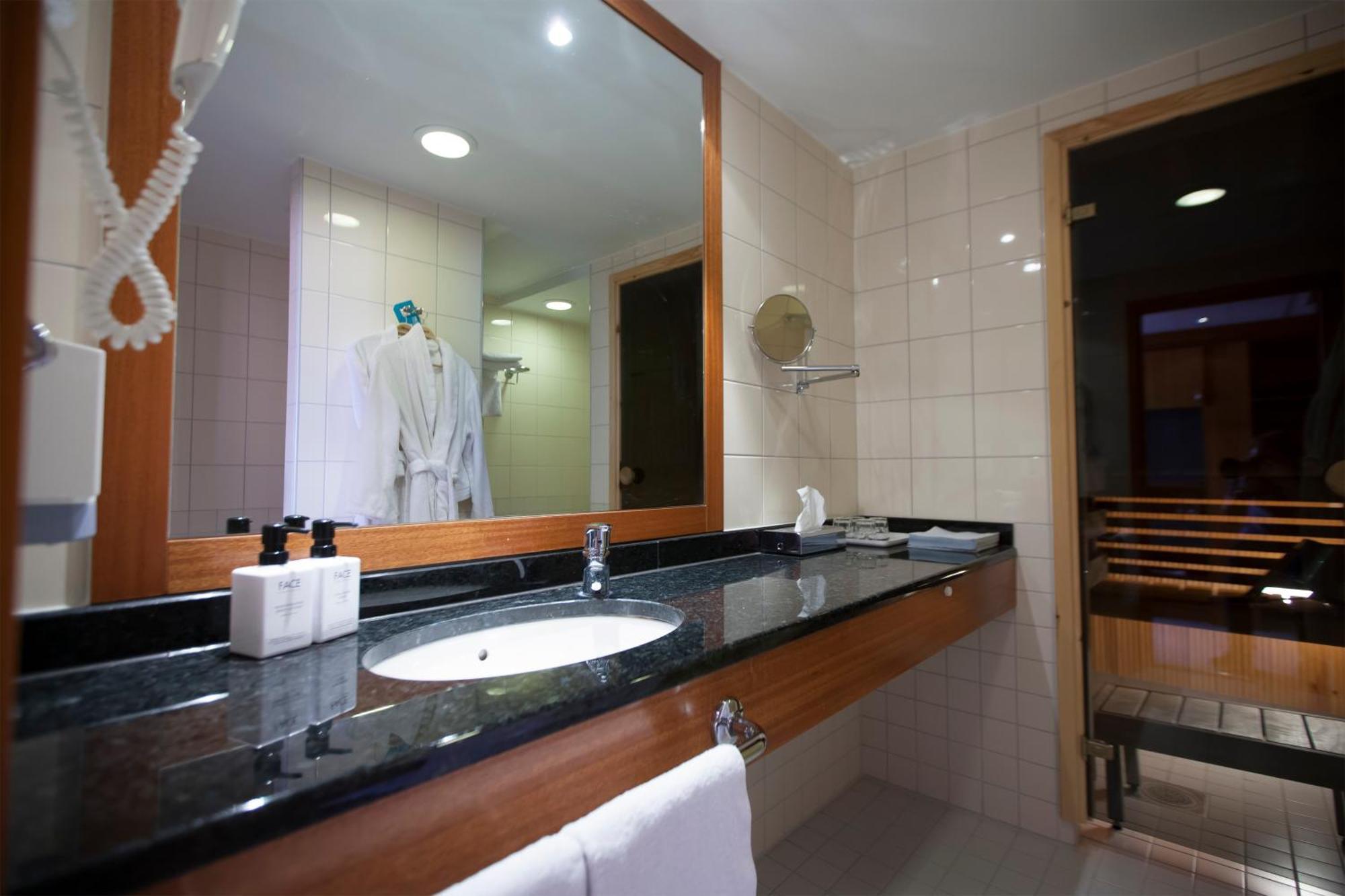 Hotel Oscar Varkaus Pokoj fotografie